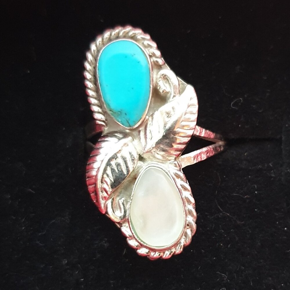 Stunning Vintage Southwestern Turquoise & Mother-of-Pearl Silver-Tone Ring